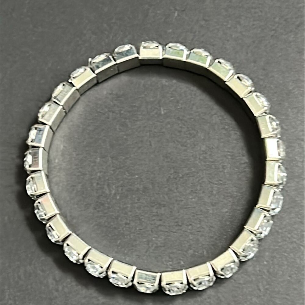 Women’s vintage silver tone dainty crystal bracelet‎ one size stretches - Picture 4 of 6